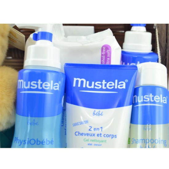 Mustela Hamper with Forever Friends 